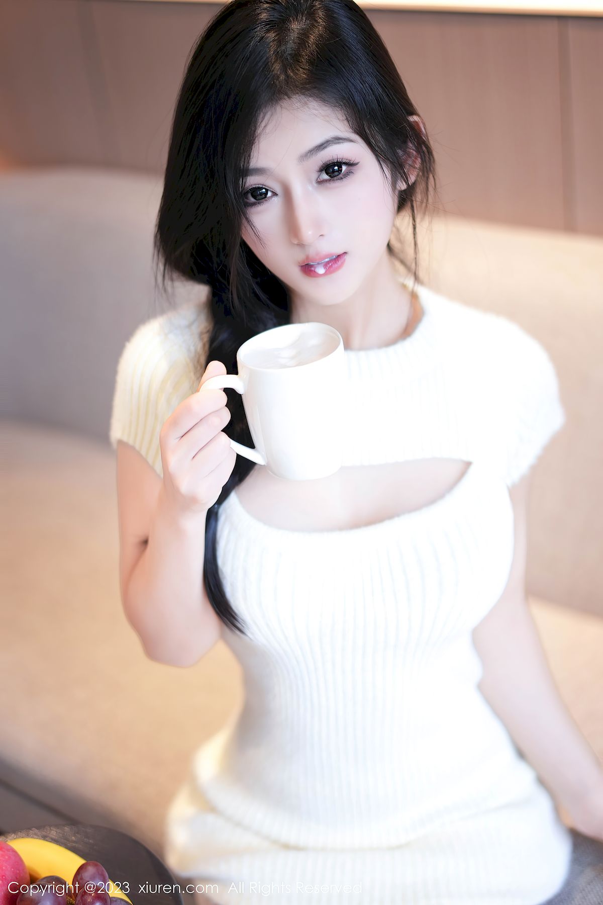 秀人网新人模特谭小灵连衣短裙搭配白色丝袜性感写真  谭小灵 秀人网 嫩模 白丝美腿 连衣裙 第8张
