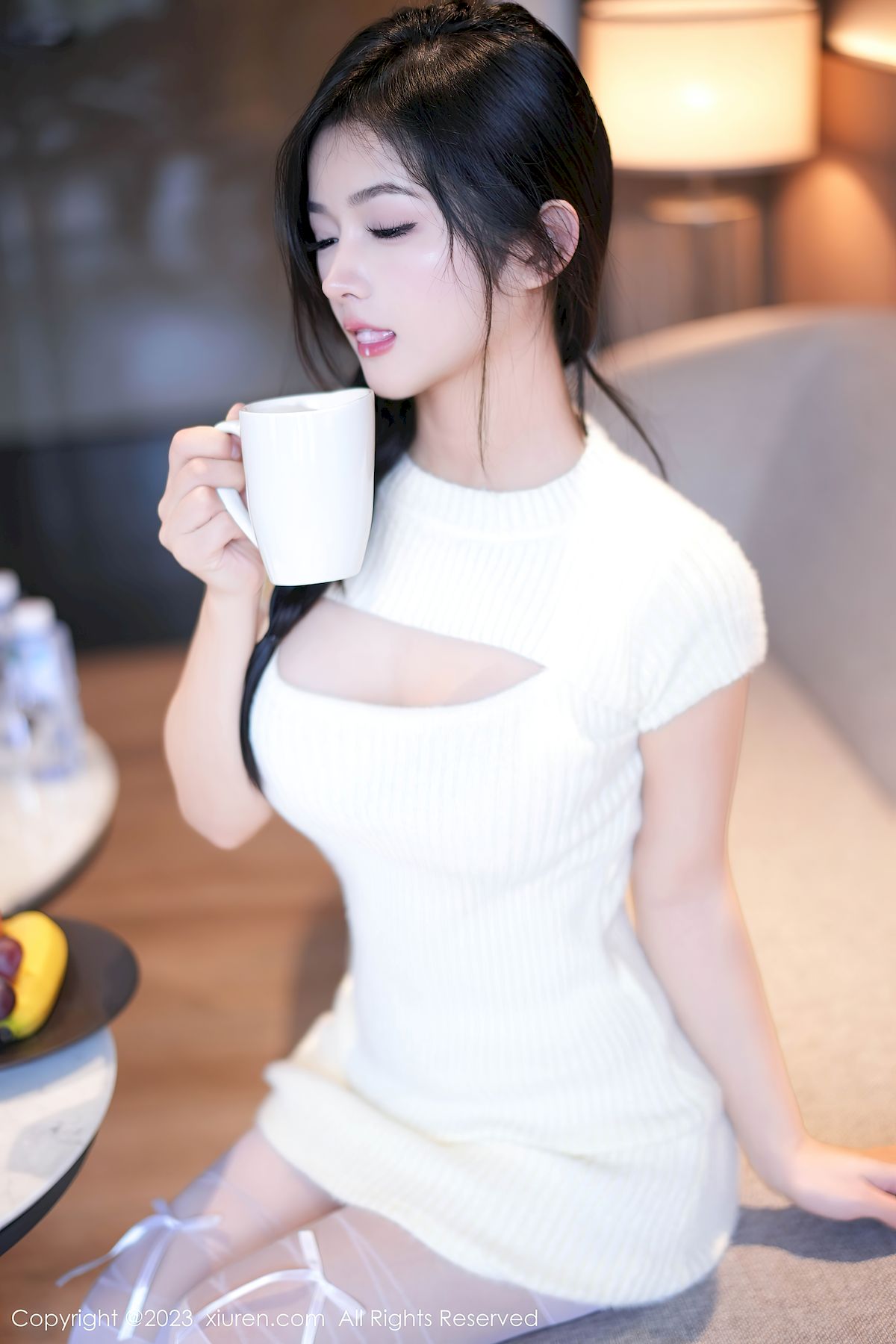 秀人网新人模特谭小灵连衣短裙搭配白色丝袜性感写真  谭小灵 秀人网 嫩模 白丝美腿 连衣裙 第9张
