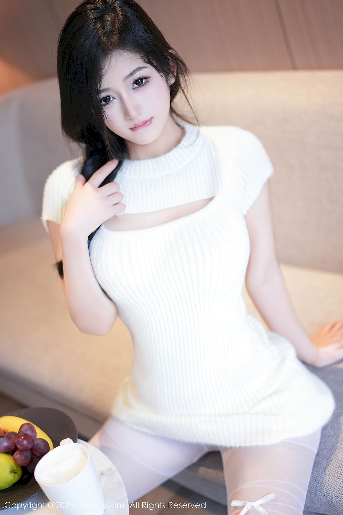 秀人网新人模特谭小灵连衣短裙搭配白色丝袜性感写真  谭小灵 秀人网 嫩模 白丝美腿 连衣裙 第12张